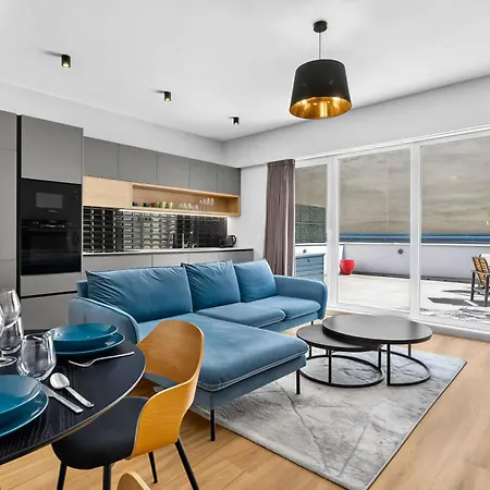 Romantic Designer With Balcony - Old Town *