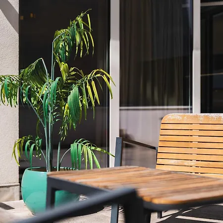 Romantic Designer With Balcony - Old Town 公寓 *