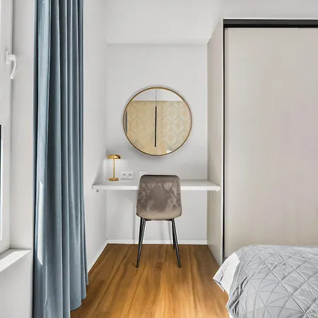 Romantic Designer With Balcony - Old Town براتسيلافا