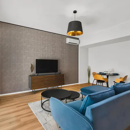 Romantic Designer With Balcony - Old Town *