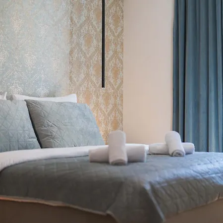 Romantic Designer With Balcony - Old Town 公寓